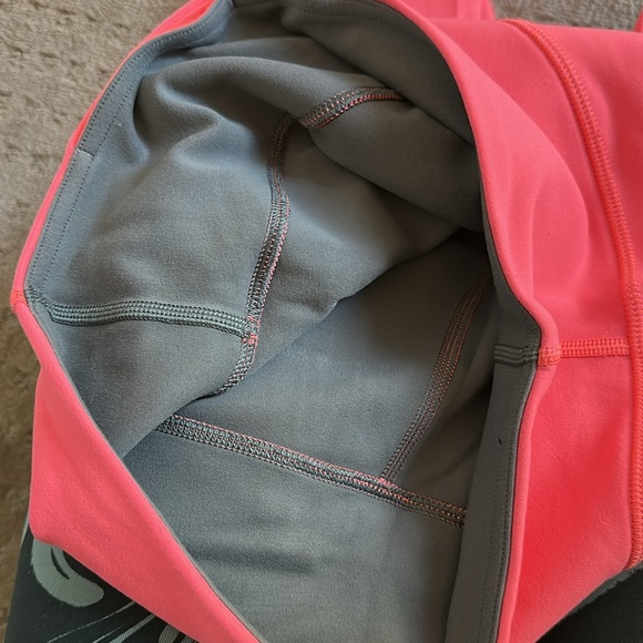 Lululemon - Coral/ Pink Leggings - Picture 6 of 6